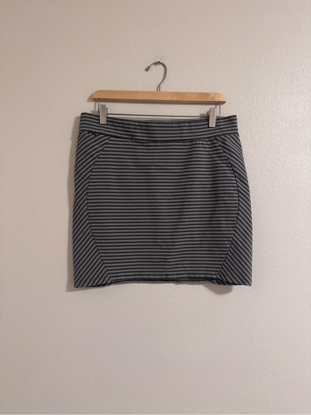 Toad&Co Black and Gray Striped Mini Skirt
